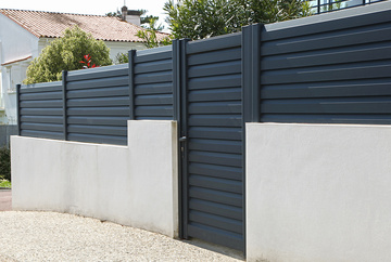 Pose de clôture aluminium à La Baule-Escoublac et dans tout le 44