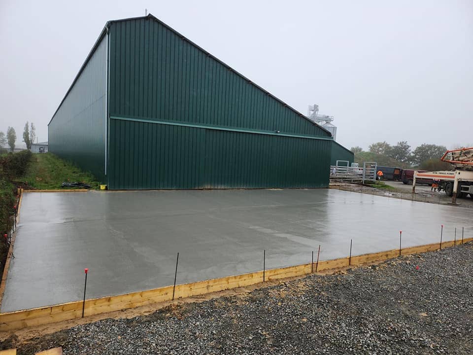 Dalle béton lisse pour une ferme